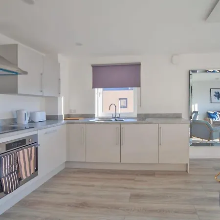 Contemporary 2 Bedroom Apartment In Ashford Ashford  Exterior photo