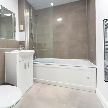 Contemporary 2 Bedroom Apartment In Ashford Ashford  Exterior photo