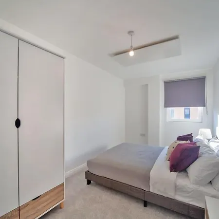 Contemporary 2 Bedroom Apartment In Ashford Ashford  Exterior photo