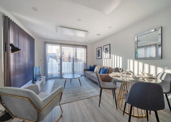 Contemporary 2 Bedroom Apartment In Ashford