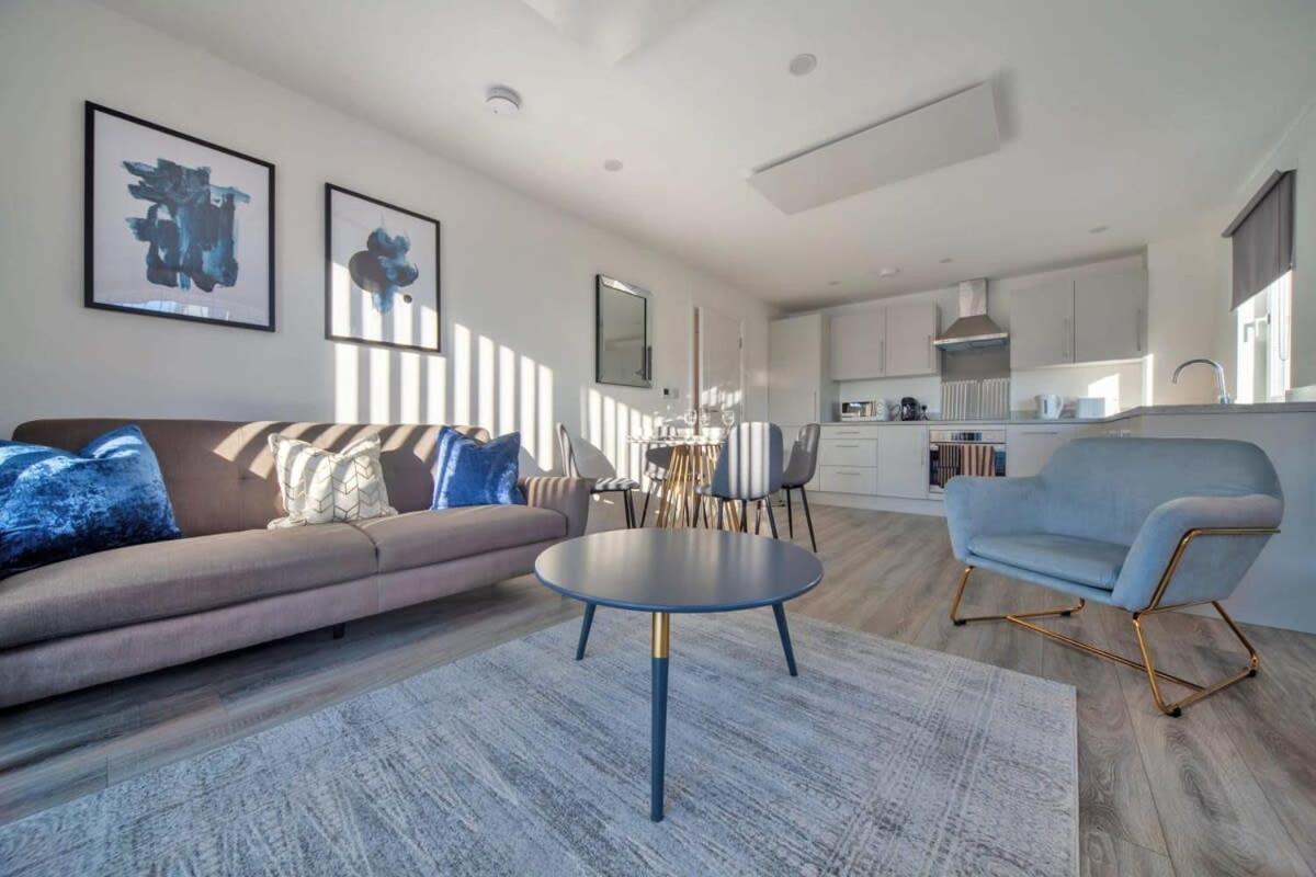 Contemporary 2 Bedroom In Ashford Apartment Ashford (Kent)
