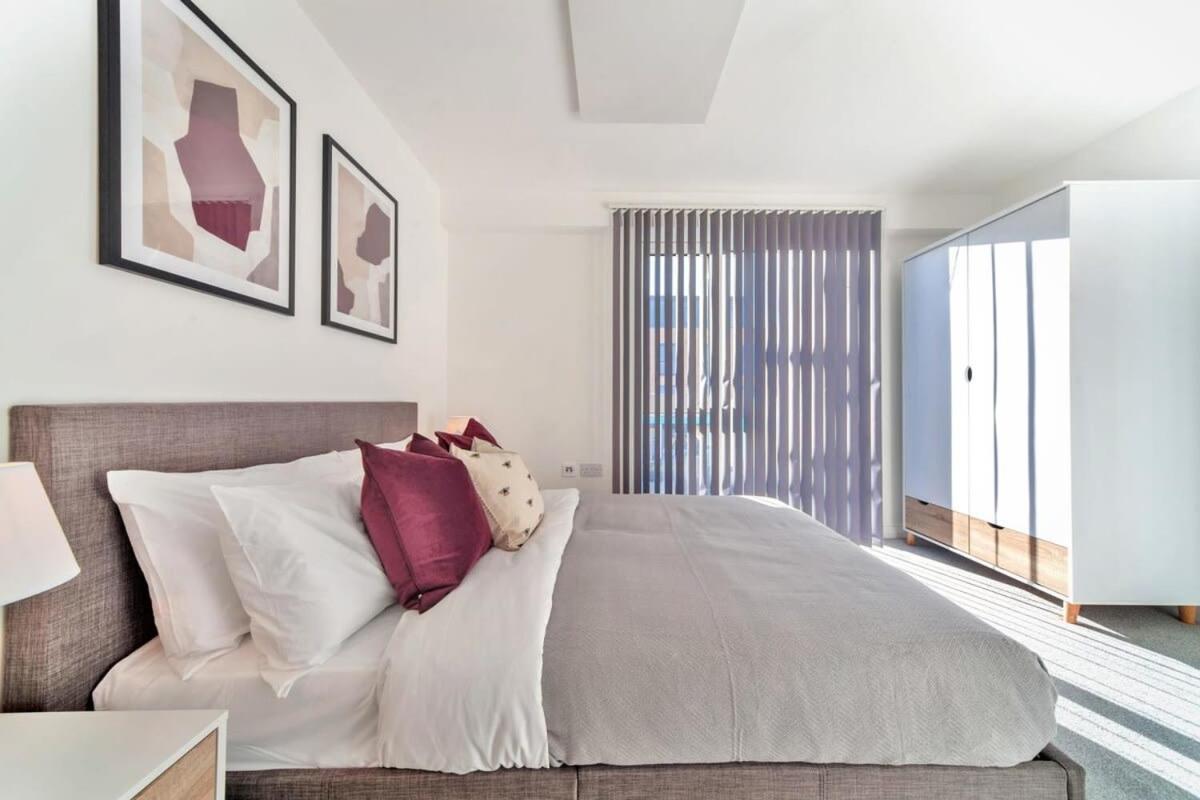 Contemporary 2 Bedroom In Ashford Apartment *